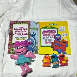 Sesame Street books Grover and Elmo w/ plush Zoe Toy Set - Pink, Blue, Red euc